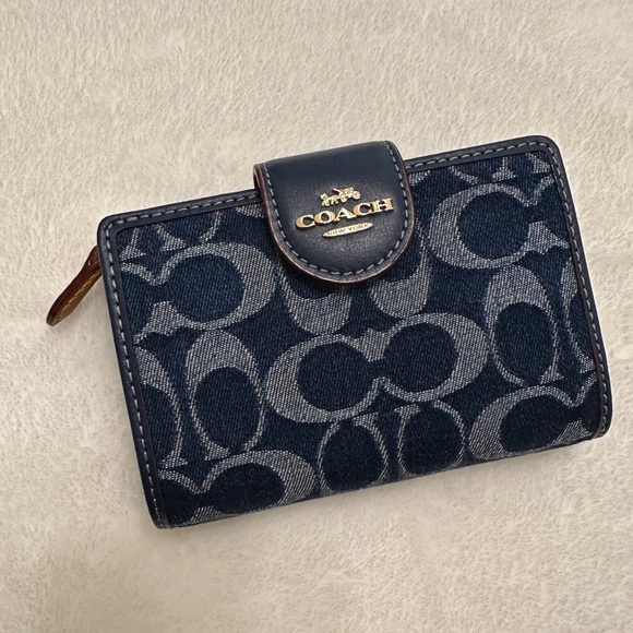 Coach Medium Corner Zip Wallet In Signature Denim - Picture 1 of 3